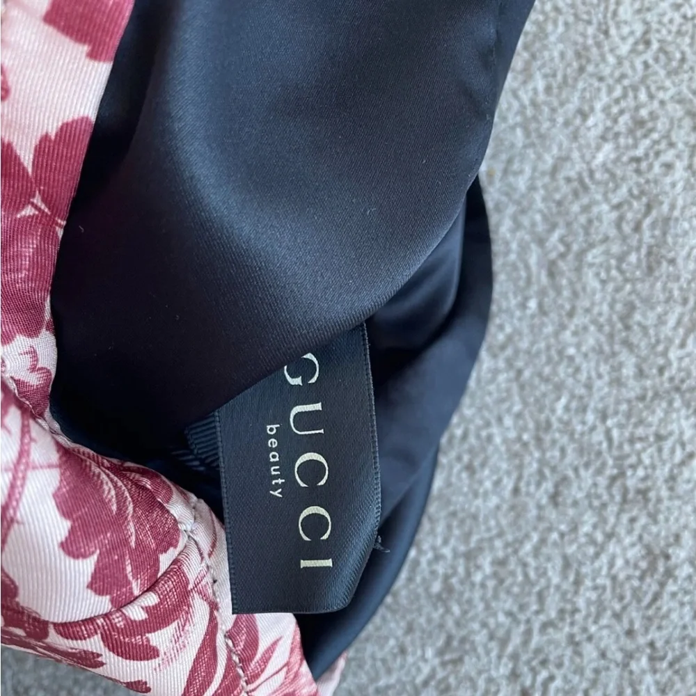 Gucci GWP Red Floral Cosmetic Bag with drawstring closure
